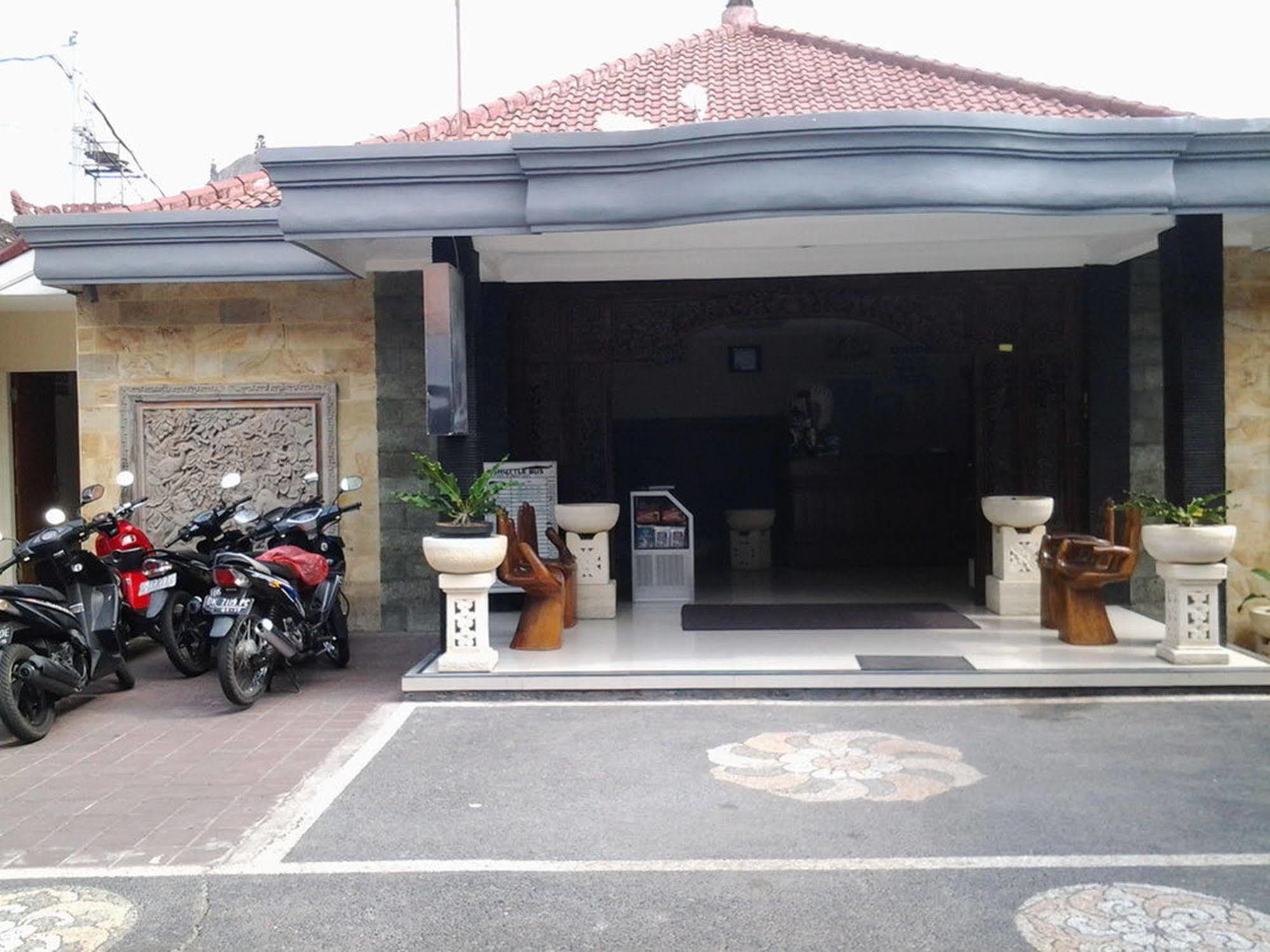 Mahendra Beach Inn Kuta Lombok Dış mekan fotoğraf
