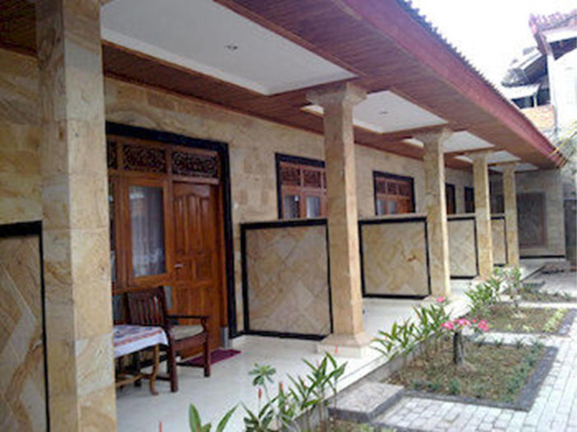 Mahendra Beach Inn Kuta Lombok Dış mekan fotoğraf